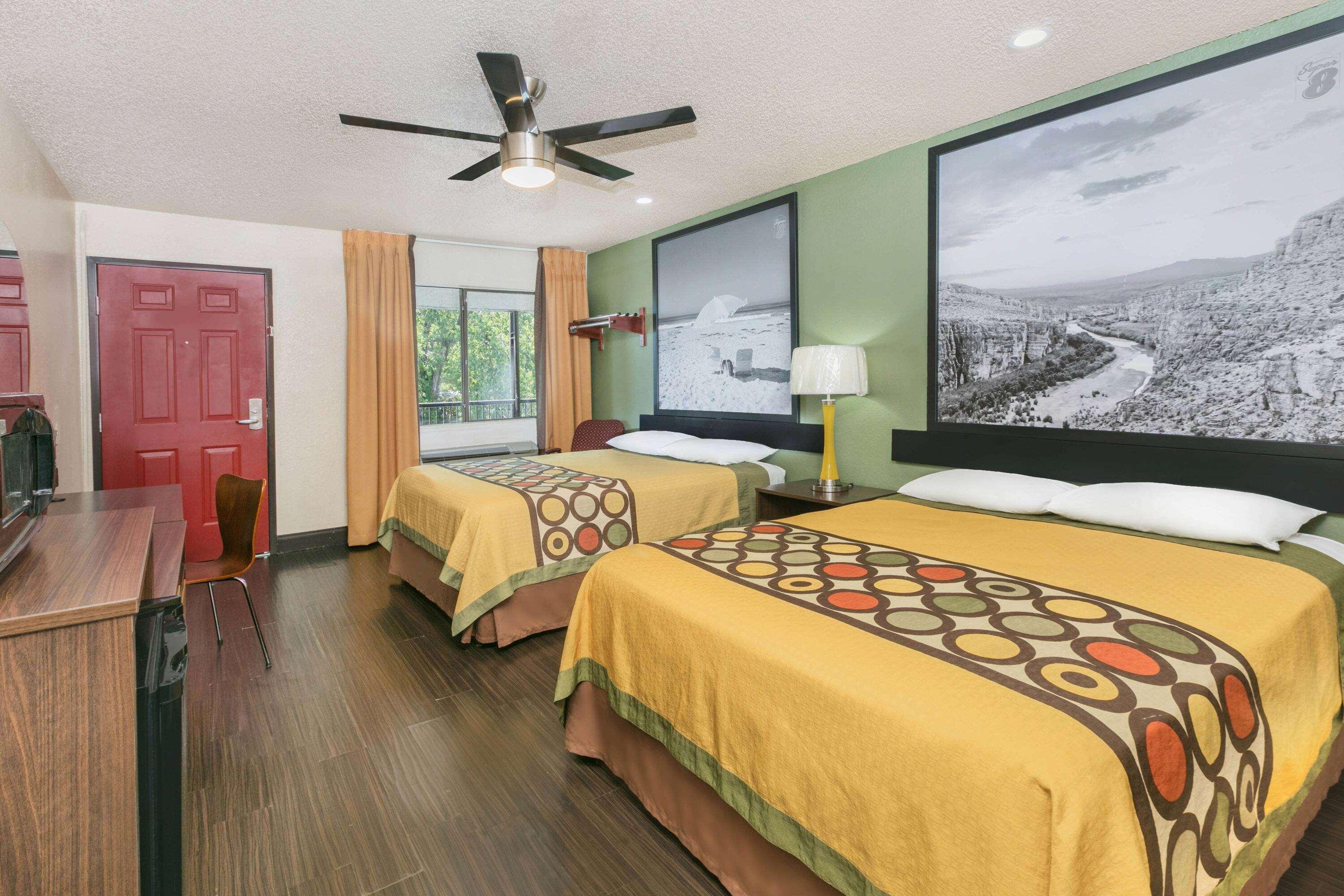 Super 8 By Wyndham Austin University/Downtown Area Экстерьер фото