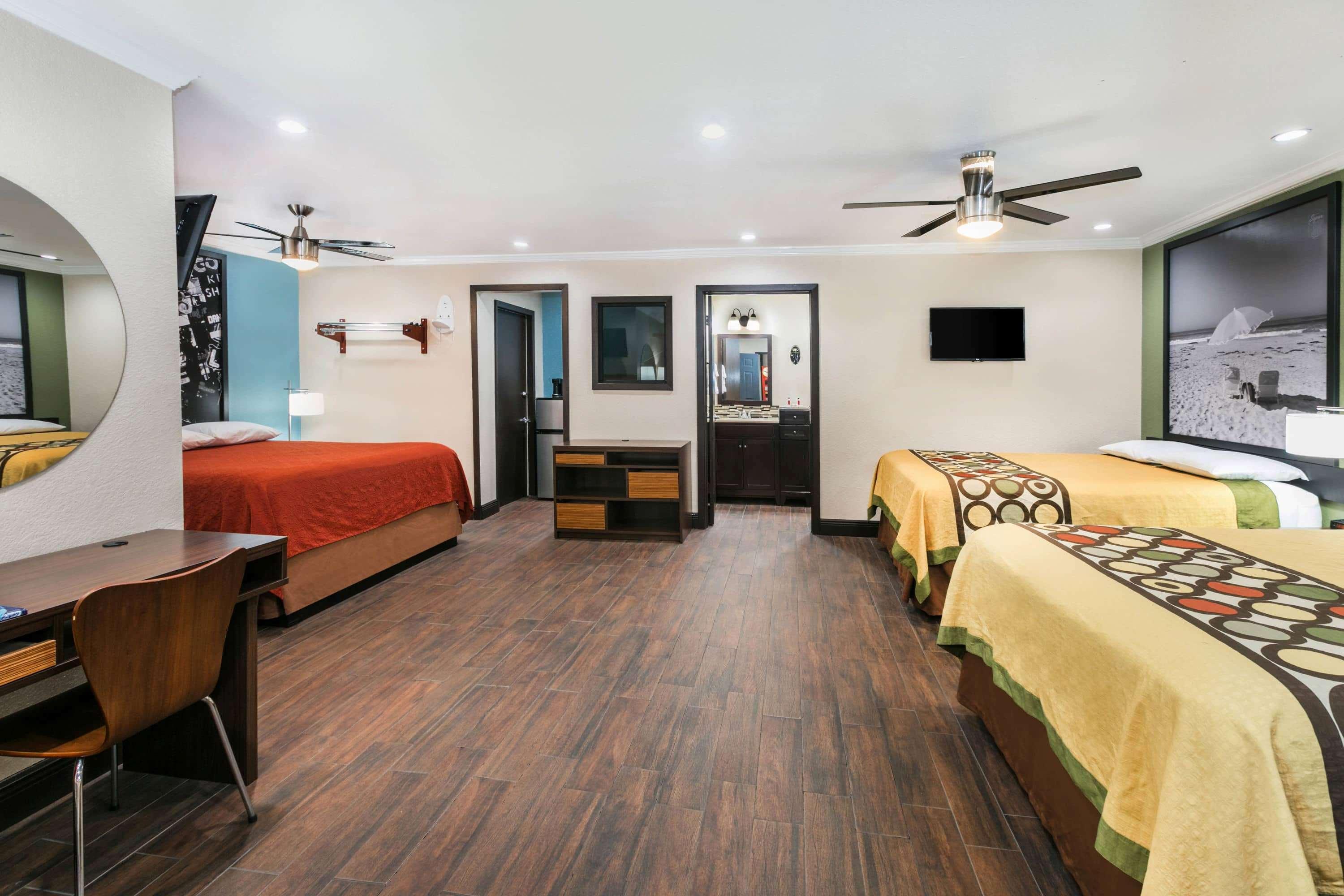 Super 8 By Wyndham Austin University/Downtown Area Экстерьер фото