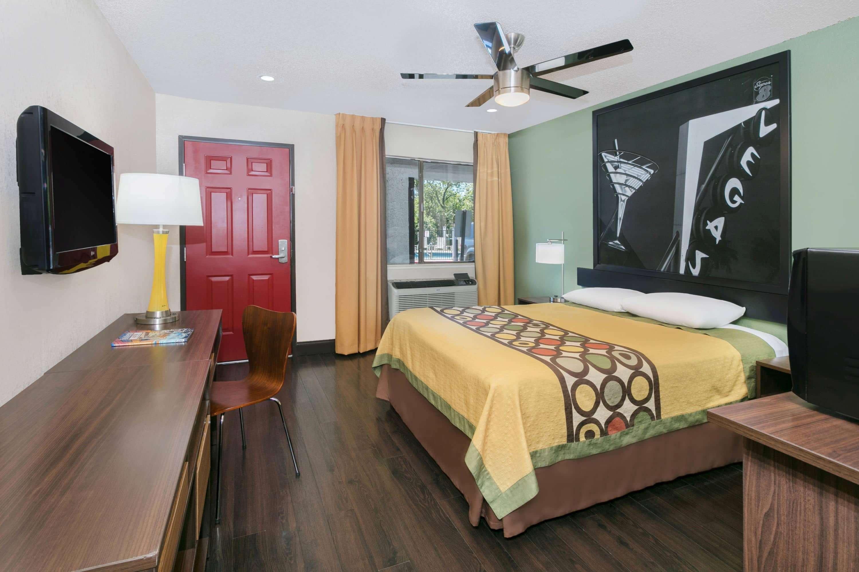 Super 8 By Wyndham Austin University/Downtown Area Экстерьер фото