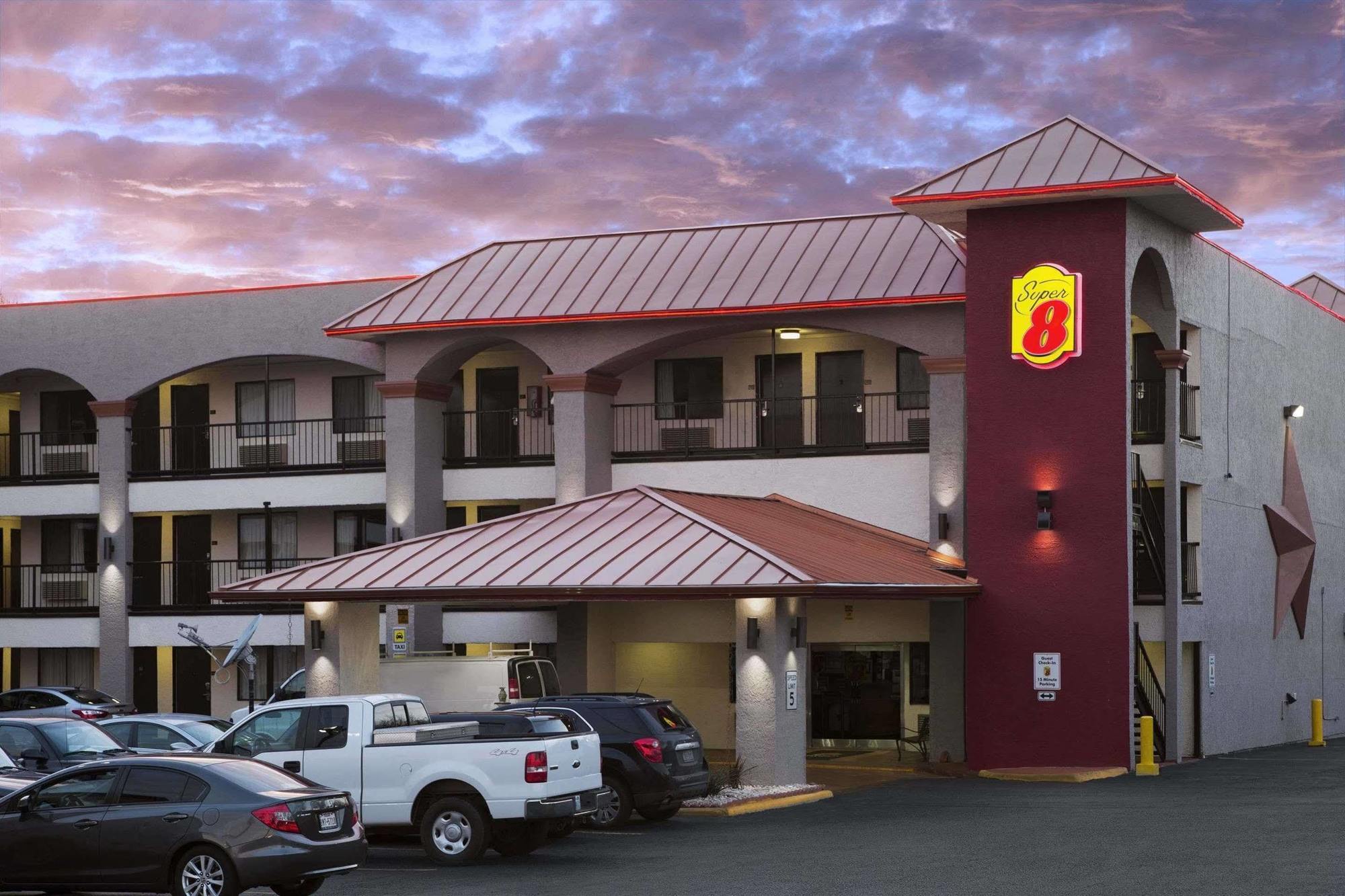 Super 8 By Wyndham Austin University/Downtown Area Экстерьер фото