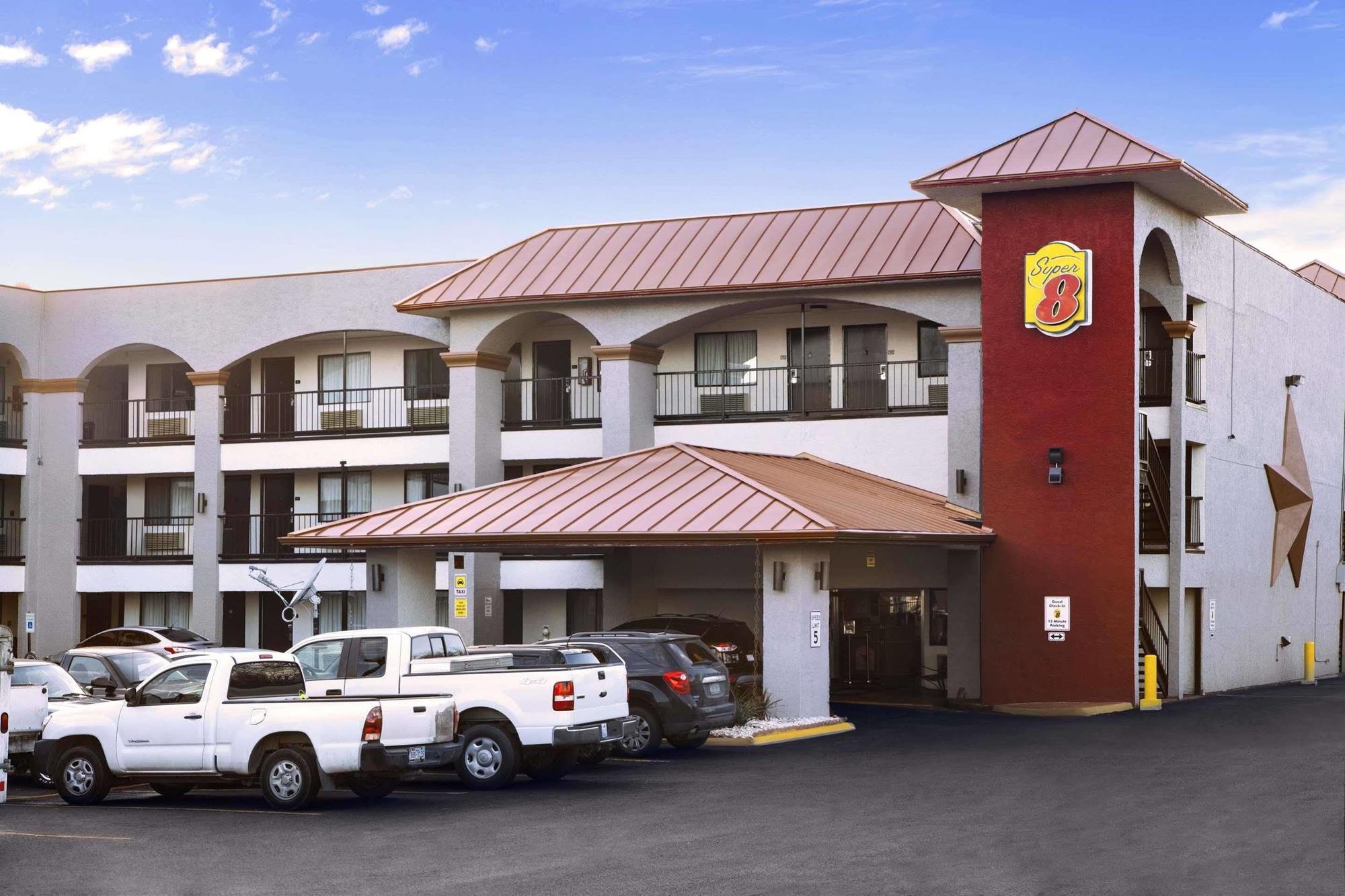 Super 8 By Wyndham Austin University/Downtown Area Экстерьер фото